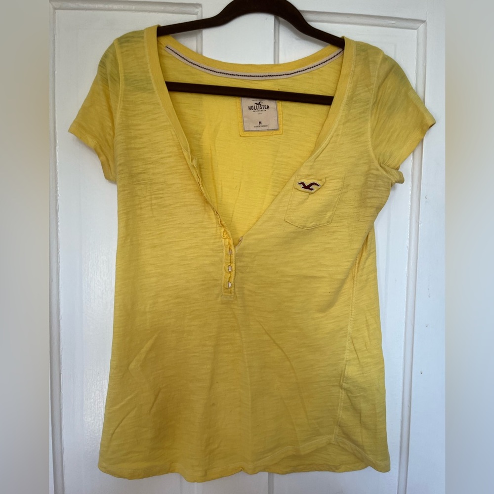 Size M Hollister Shirt